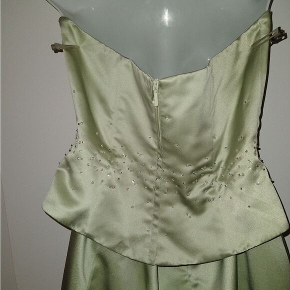 Impressions Satin Lime Green Skirt Set - Picture 2 of 12